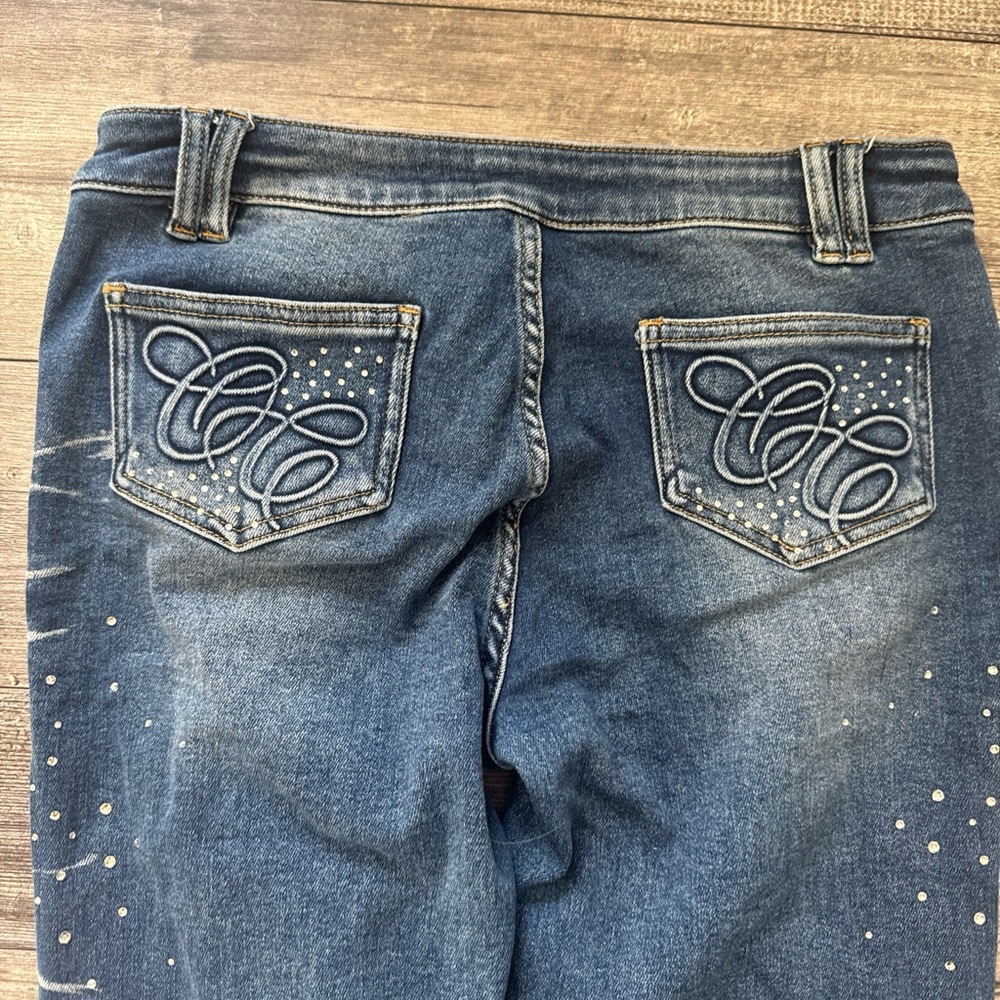 Women’s Outcast Jeans With Rhinestones And Bleach Detail Size M Frayed Hem - Picture 11 of 15